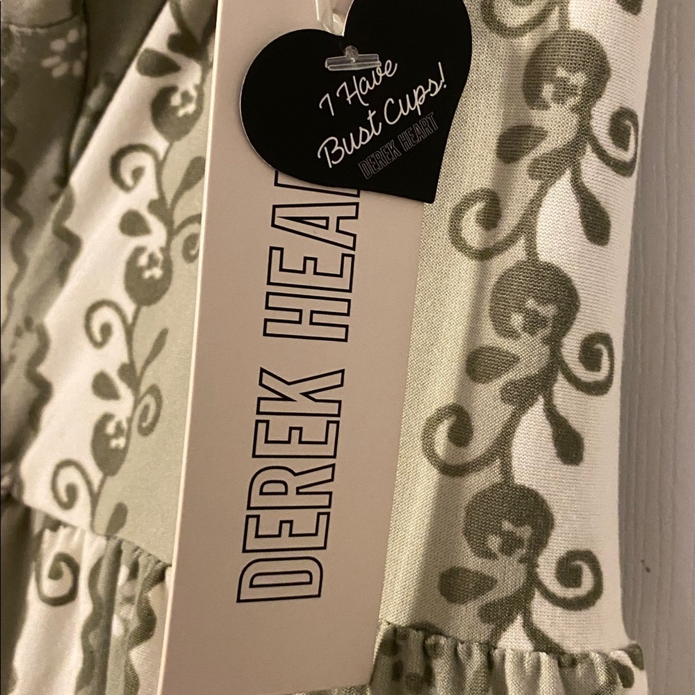 Derek Heart Sage Green and Cream Floral-Stripe Jumpsuit - Picture 7 of 7